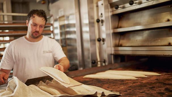 <p>Thomas Mertens ist Bäckermeister in Büllingen. Sein Fachwissen vermittelt er den Nachwuchskräften im Rahmen der World Skills.</p>