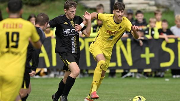 <p>Sechs Punkte für die Herbstmeisterschaft: Maxime Urbains Bütgenbacher stellten für P2-Spitzenreiter Weywertz (Ilan Hanf, rechts) kein ernsthaftes Hindernis dar.</p>