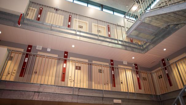 <p>Das Gefängnis im Brüsseler Stadtteil Haren ist speziell für die Umsetzung der besonderen Sicherheitsmaßnahmen eingerichtet.</p>