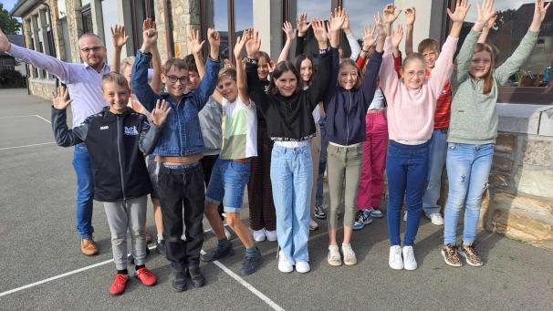 <p>Die Schüler sind zu Recht stolz auf die Dokumentation „Van Dür zu Dür“, die sie an vier Abenden präsentieren.</p>