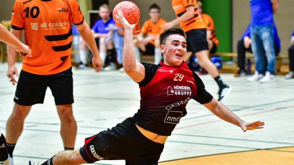 <p>Eynatten (Yuri Hougardy beim Wurf) behält die Punkte nicht in eigener Halle.</p>