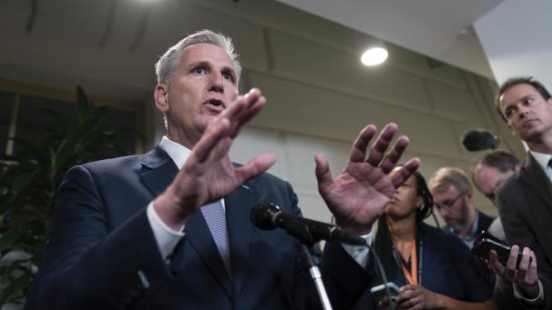 <p>Kevin McCarthy (Republikaner aus Kalifornien), Sprecher des Repräsentantenhauses, spricht mit Reportern.</p>