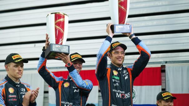 <p>Der Este Ott Tänak (links) wird 2024 bei Hyundai wieder Teamkollege von Thierry Neuville (rechts).</p>