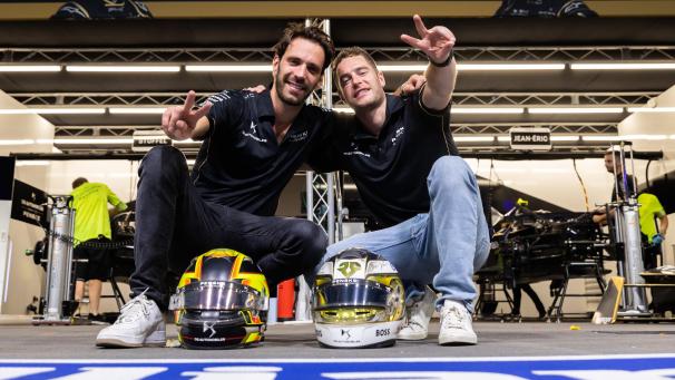 <p>Stoffel Vandoorne (rechts) und Jean-Eric Vergne fahren auch 2024 für DS-Penske in der Formel E.</p>