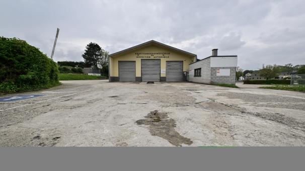 <p>Auf dem ehemaligen Gelände der Auto Sécurité an der Vervierser Straße in Eupen sollen künftig die lokalen und föderalen Polizeidienste in einem neuen Zentralgebäude angesiedelt werden.</p>