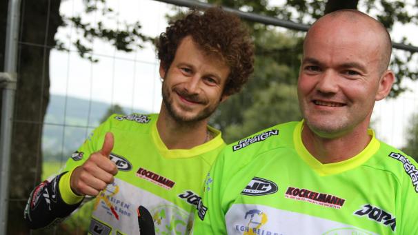 <p>Motocross-Gespannmeister: Andreas Clohse (rechts) und Tobias Lange.</p>