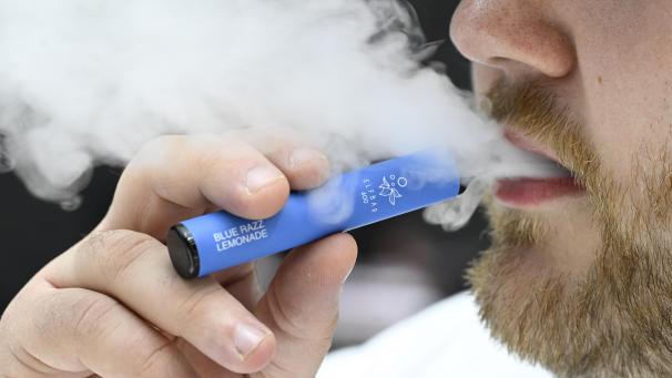 <p>Gefährlicher Trend:elektronische Einwegzigaretten</p>