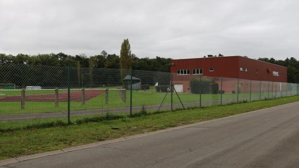<p>Die Sporthalle auf Schönefeld wird bald dem Erdboden gleichgemacht. Den Sportvereinen wurde mitgeteilt, dass sie noch bis zum 15. November genutzt werden kann.</p>