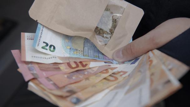 <p>Die 54-Jährige verkaufte Drogen, um ihren eigenen Konsum zu finanzieren.</p>