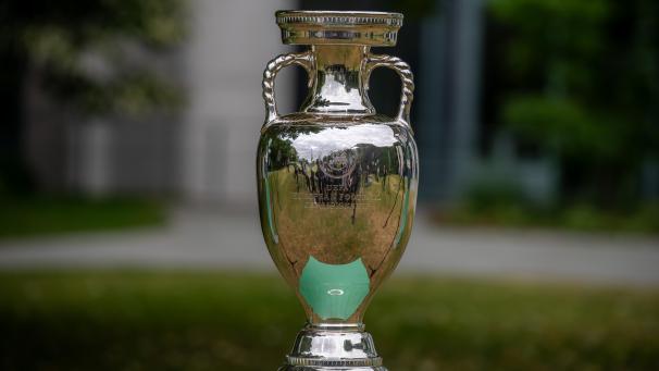 <p>Das Objekt der Begierde: der Henri-Delaunay-Pokal.</p>