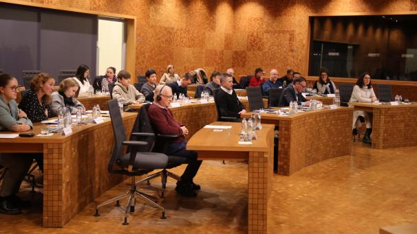 <p>Die Debatte zum Thema „Wohnraum für Alle“ fand im Parlament der DG statt.</p>