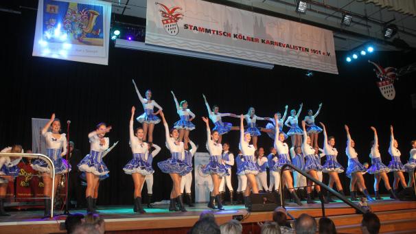 <p>Wenn die Rheinveilchen die Bühne erobern, dann sind die Karnevalisten immer hin und weg.</p>