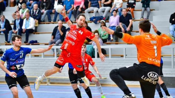 <p>Zur Pause lagen Bartosz Kedziora und Co. noch hoffnungslos hinten, doch danach zeigten sie starke Moral.</p>