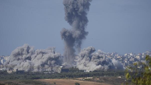 <p>Israel ist vor einer Woche auf breiter Front von der islamistischen Hamas angegriffen worden. Israel bombardiert im Gegenzug Ziele im Gazastreifen.</p>