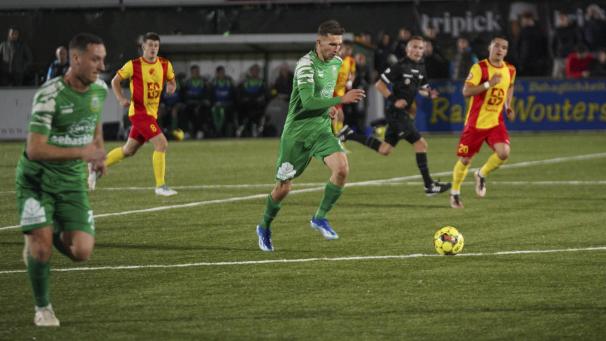 <p>Tom Cornet (am Ball) und die Kelmiser scheiterten am dritten Heimsieg der Saison.</p>