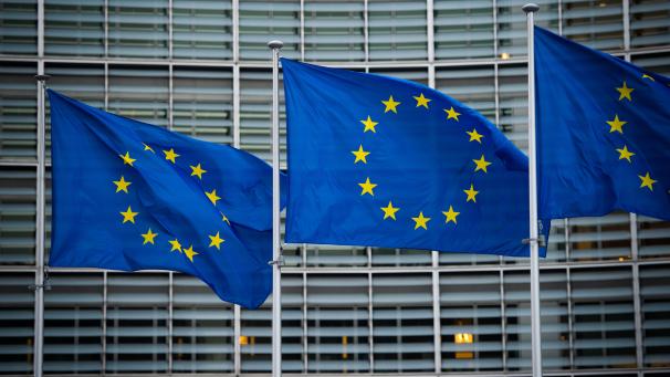 <p>Europaflaggen vor dem Berlaymont-Gebäude der Europäischen Kommission in Brüssel.</p>