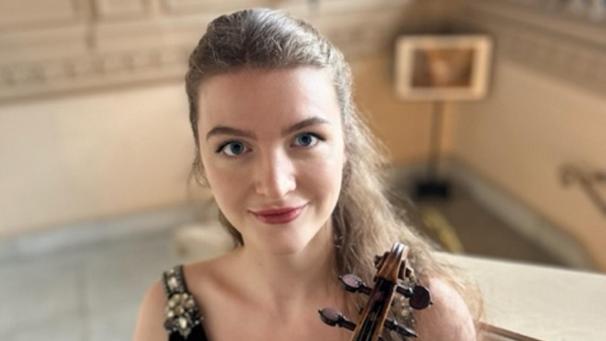 <p>Ausnahmetalent an der Violine: Die aus Raeren stammende Anne-Sophie Lemaire ist mit 25 schon „Deuxième Soliste des Premiers Violons“ (in deutschen Orchestern spricht man hier vom Dritten Konzertmeister)  im Orchestre Philharmonique Royal de Liège.</p>