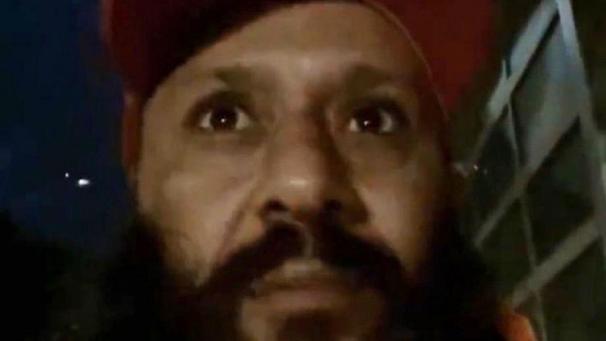 <p>Nach seinem Anschlag postete Lassoued ein Bekennervideo.</p>