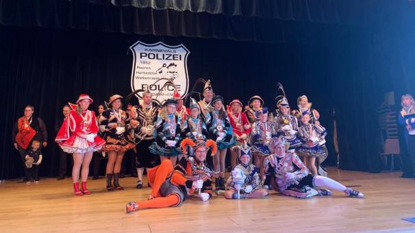 <p>Prinzenglanz bei der Karnevalspolizei Raeren</p>