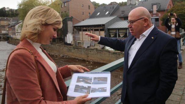 <p>Céline Tellier im Gespräch mit Michael Scholl</p>