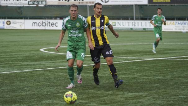 <p>Im Sommer aus Stockay gekommen, hat sich Simon Libert (links) bei der Union Kelmis direkt in der Startelf festgesetzt.</p>