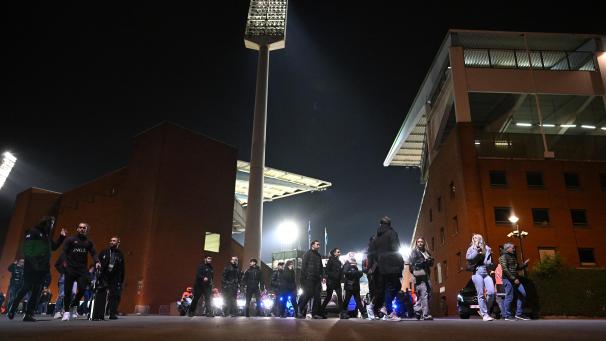 <p>Das Stadion wurde gegen Mitternacht geräumt.</p>