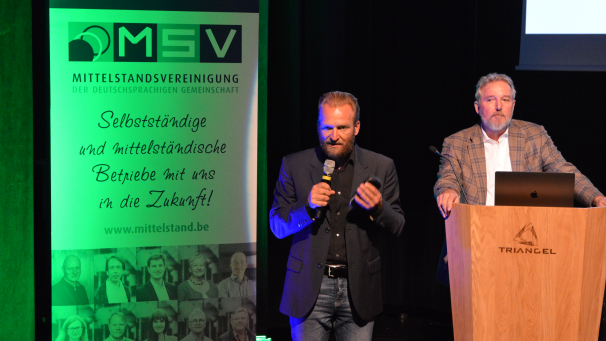 <p>Die Experten für Digitalisierung Dirk Neugebauer (links) und Pol Goetzinger referierten am Donnerstagabend über die Chancen und Risiken künstlicher Intelligenz.</p>