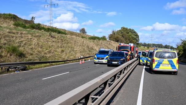 <p>Die Unfallstelle auf der B266</p>