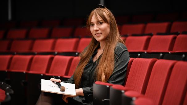 <p>Alessia Gallwé aus Hergenrath ist Maskenbildnerin im Grenzlandtheater Aachen.</p>