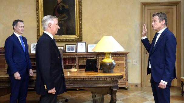 <p>König Philippe empfängt Paul Van Tigchelt (Open VLD) in Audienz zur Vereidigung als neuer Justizminister.</p>