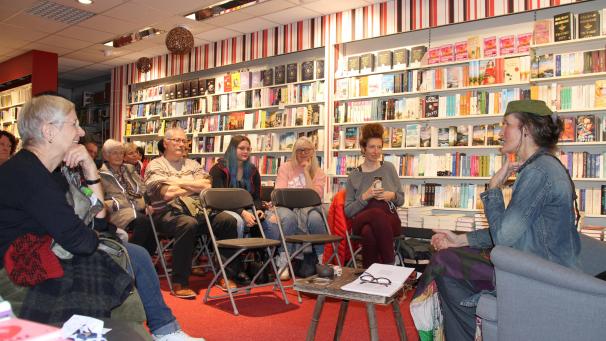 <p>Die Waldpädagogin Elisabeth Udelhoven las auch ihrer eigenen Kinderbuchgeschichte.</p>