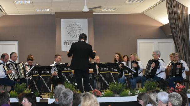 <p>Die Accordiola St.Vith bei ihrem Hemspiel in Crombach.</p>