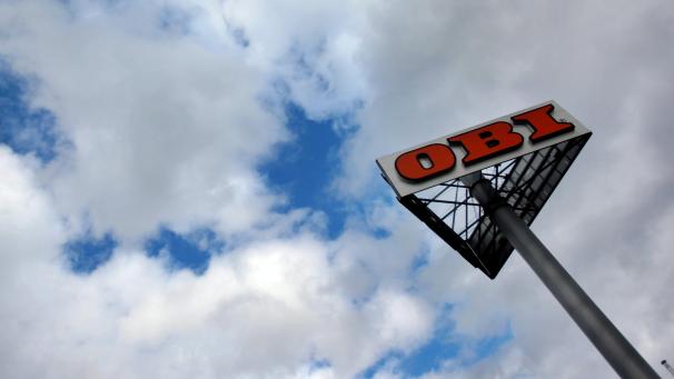 <p>Auf dem Parkplatz eines OBI-Baumarkts in Aachen musste die 28-Jährige sterben.</p>