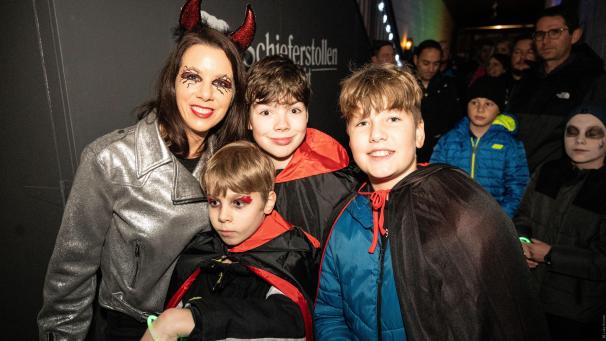 <p>Auch die Besucher haben sich anlässlich des Halloween-Abends in Schale bzw. Kostüme geschmissen.</p>