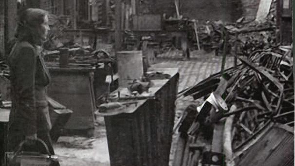 <p>Mathilde muss sich in Aachen durchschlagen.</p>