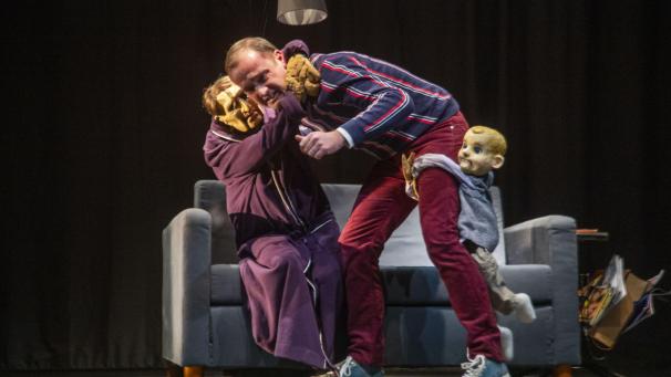 <p>Pierre Tual macht durch sein Spiel die Puppen zu Schauspielpartnern.</p>