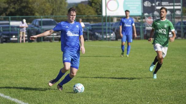 <p>Ben Neumann (links) zieht es im Sommer von Eupen nach Walhorn.</p>