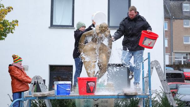 <p>Trotz des regnerischen Wetters wurde am Samstag eifrig geputzt.</p>