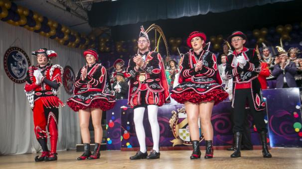 <p>Das neue Gespann zeigt sich dem Publikum in der Patronage.</p>