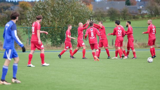 <p>Rechts Erfolgslauf geht weiter, auch gegen Honsfeld.</p>