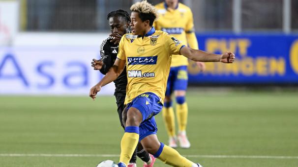 <p>Amadou Keita (links) gehört mit 22 Jahren zum Stammpersonal der AS Eupen.</p>