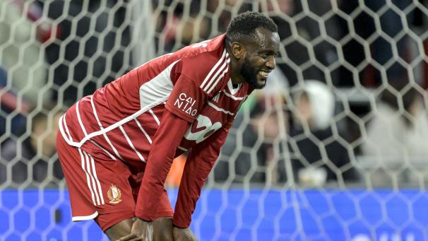 <p>Merveille Bokadi kann es nicht fassen: Lüttich spielt gegen Mechelen nur remis.</p>