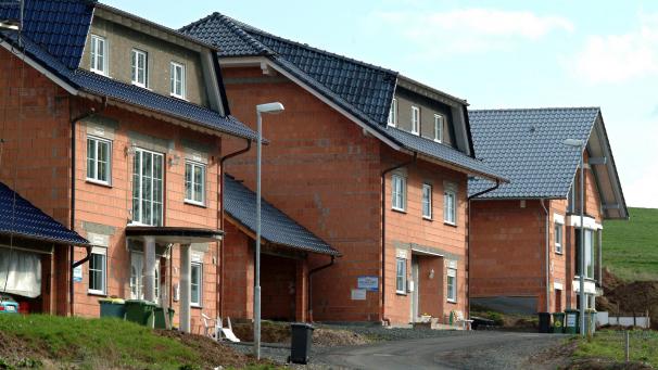 <p>Die gestiegenen Kosten erschweren den Bau oder Erwerb eines Eigenheims.</p>