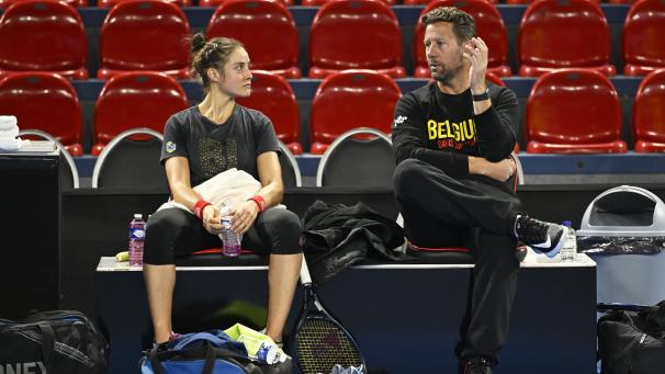 <p>Marie Benoit mit Teamkapitän Wim Fissette</p>