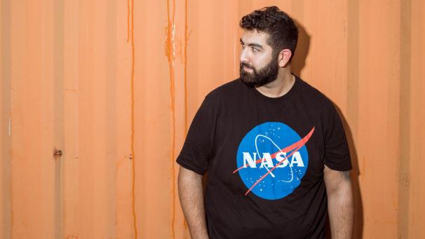 <p>Faisal Kawusi nennt die Dinge straight beim Namen, am 19. November im St.Vither Triangel.</p>