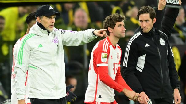 <p>Thomas Tuchel (ganz links) - hier mit FCB-Angreifer Thomas Müller zu sehen - stehen spannende Tage bevor.</p>