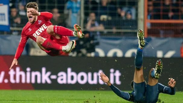 <p>Bochums Bernardo (r.) und Jan Thielmann von Köln in Aktion.</p>