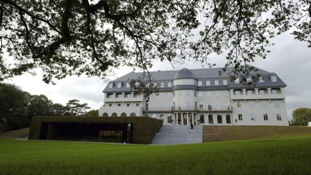 <p>Blick auf das Parlament der DG</p>