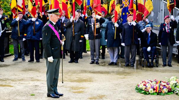 <p>König Philippe am Grab des Unbekannten Soldaten.</p>