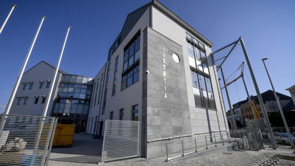 <p>Das Eupener Strafgericht befasste sich am Montag mit der juristischen Aufarbeitung eines schweren Arbeitsunfalls.</p>